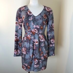 Beautiful long sleeve dress!!